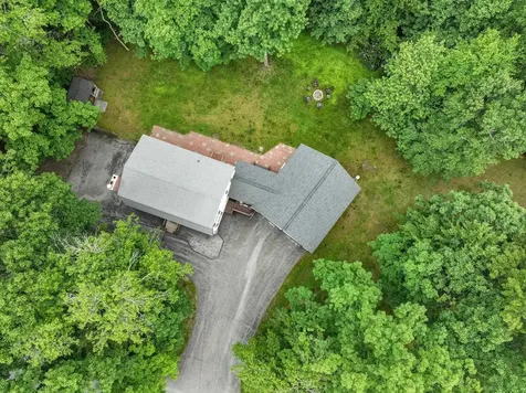 17 Nakomo Drive Litchfield NH 03052-2418