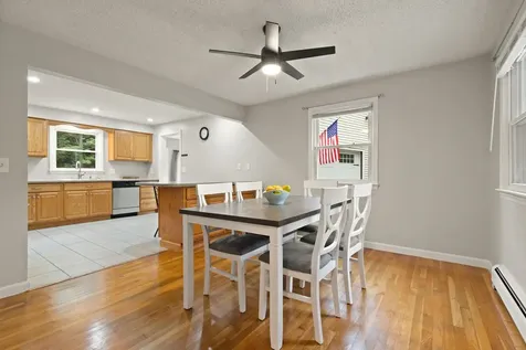 17 Nakomo Drive Litchfield NH 03052-2418