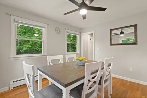 17 Nakomo Drive Litchfield NH 03052-2418