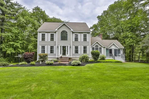 21 Ganley Drive Salem NH 03079