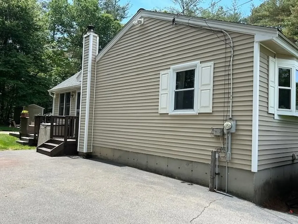 1 Carmel Drive Londonderry NH 03053