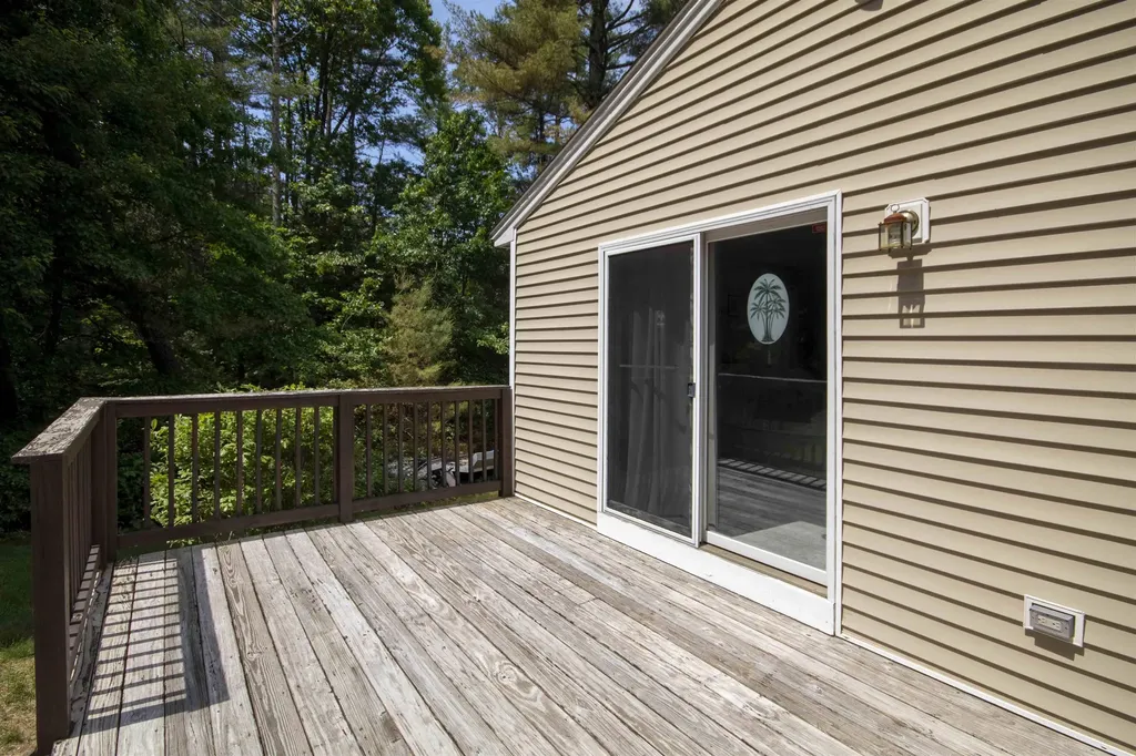1 Carmel Drive Londonderry NH 03053