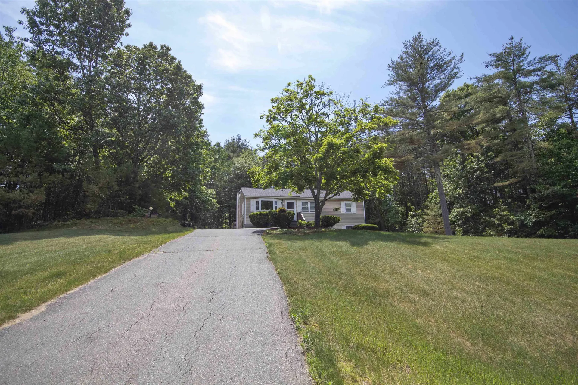 1 Carmel Drive Londonderry NH 03053