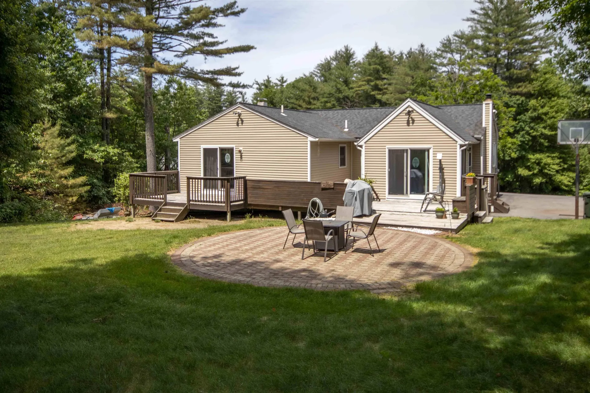 1 Carmel Drive Londonderry NH 03053