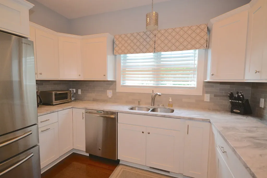 5 Metea Lane Bedford NH 03110