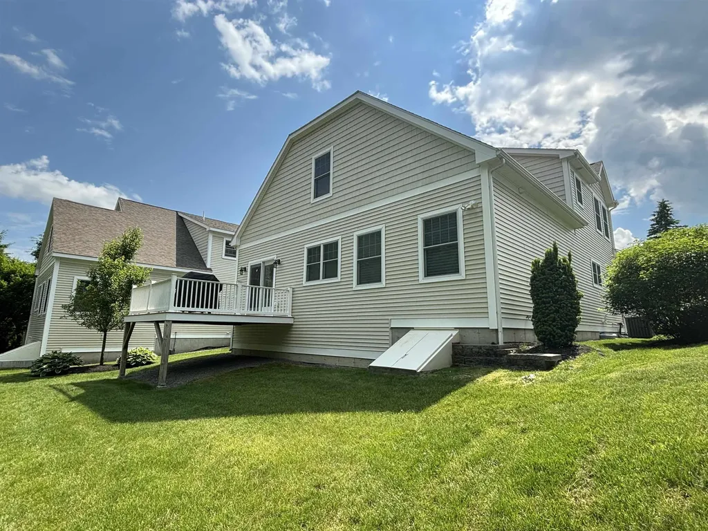 5 Metea Lane Bedford NH 03110