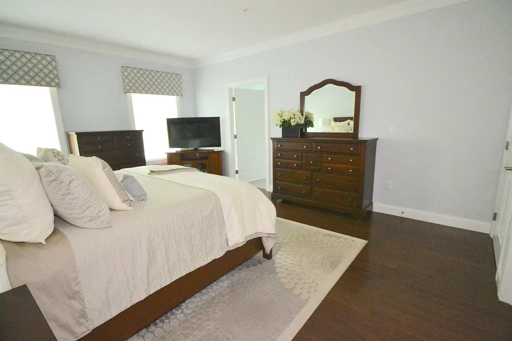 5 Metea Lane Bedford NH 03110