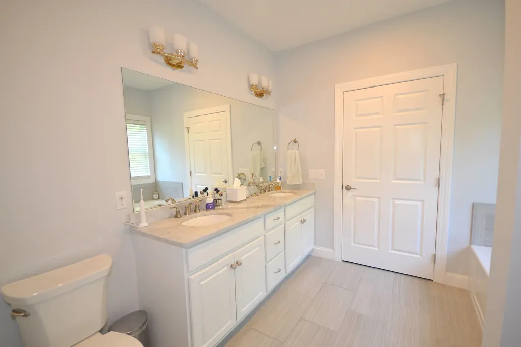 5 Metea Lane Bedford NH 03110