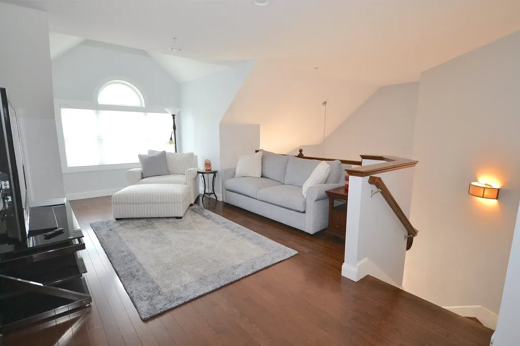 5 Metea Lane Bedford NH 03110