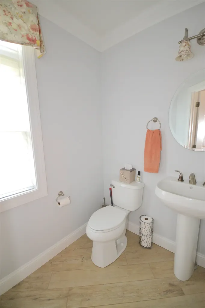 5 Metea Lane Bedford NH 03110