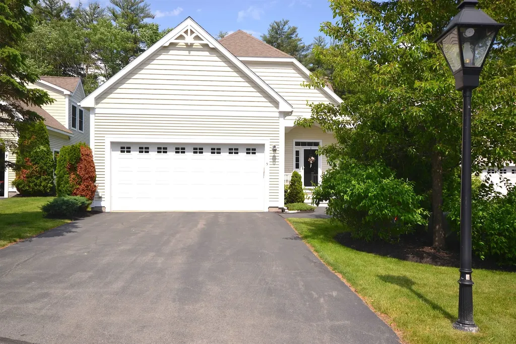 5 Metea Lane Bedford NH 03110