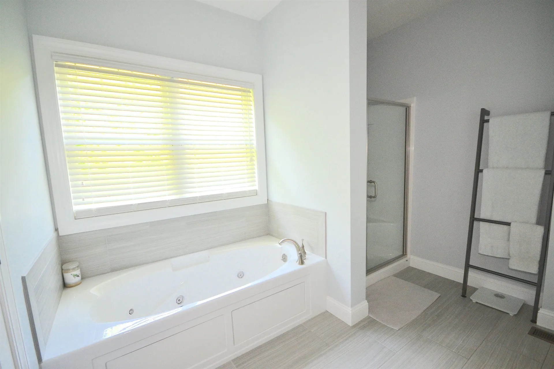 5 Metea Lane Bedford NH 03110