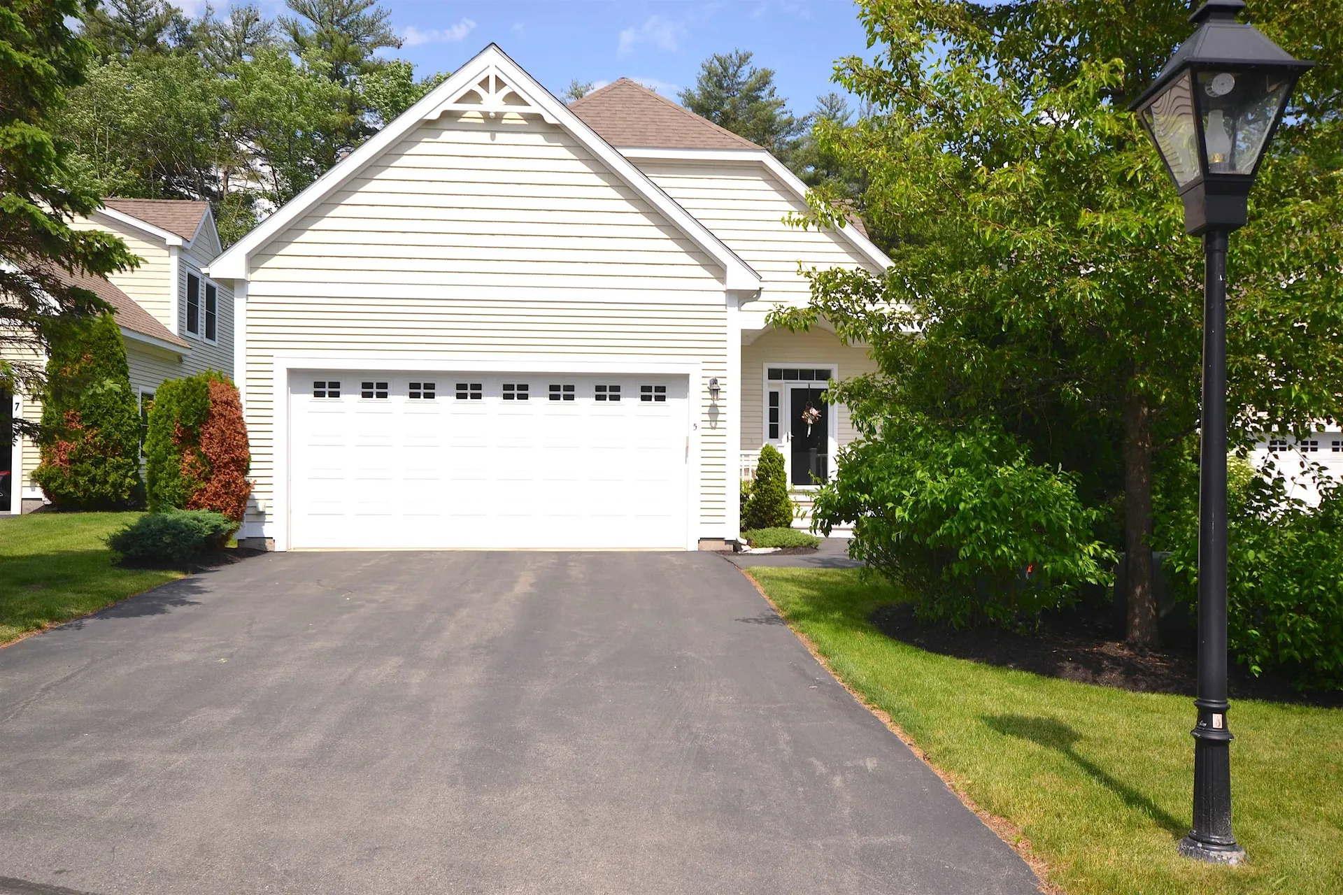 5 Metea Lane Bedford NH 03110