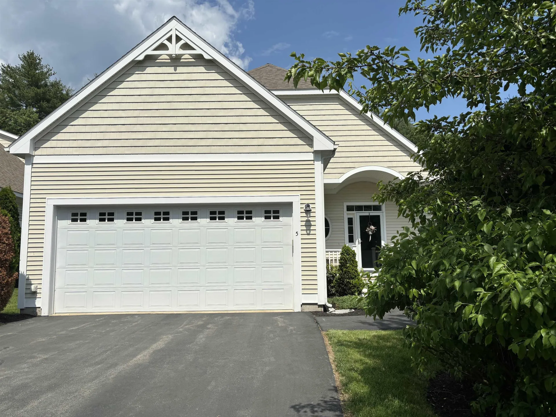 5 Metea Lane Bedford NH 03110