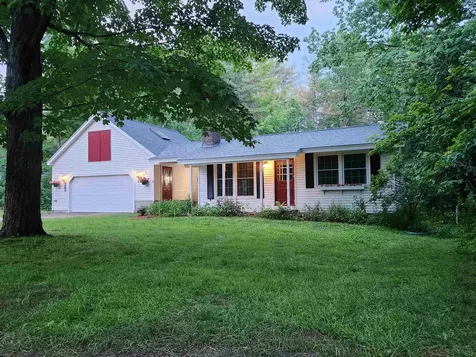 31 Barnes Avenue Alton NH 03809