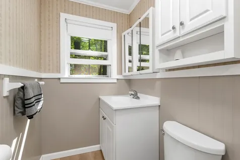 21 Canoe Lane Gilmanton NH 03237