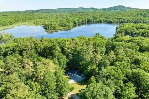 21 Canoe Lane Gilmanton NH 03237