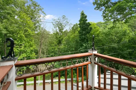 87 Crosby Street Brattleboro VT 05301