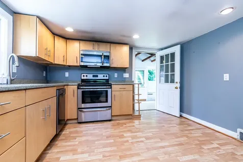 56 Underhill Street Nashua NH 03060