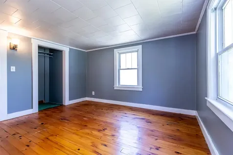 56 Underhill Street Nashua NH 03060