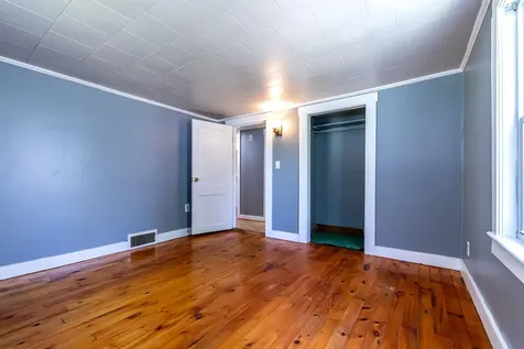 56 Underhill Street Nashua NH 03060