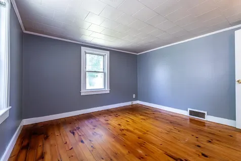 56 Underhill Street Nashua NH 03060
