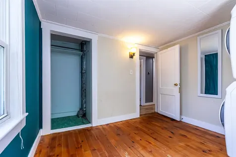 56 Underhill Street Nashua NH 03060
