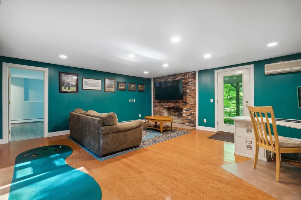 98 Greensward Drive Grantham NH 03753