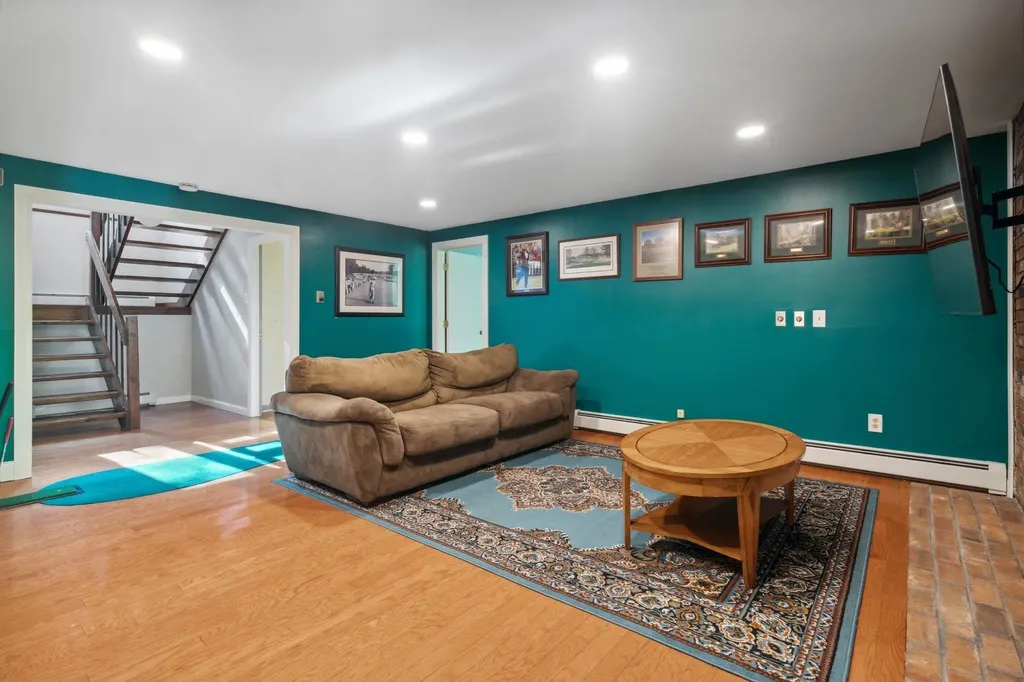 98 Greensward Drive Grantham NH 03753