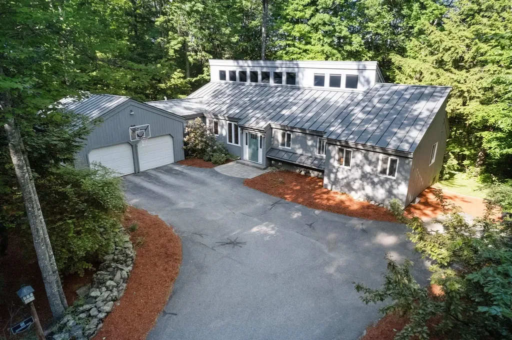 98 Greensward Drive Grantham NH 03753