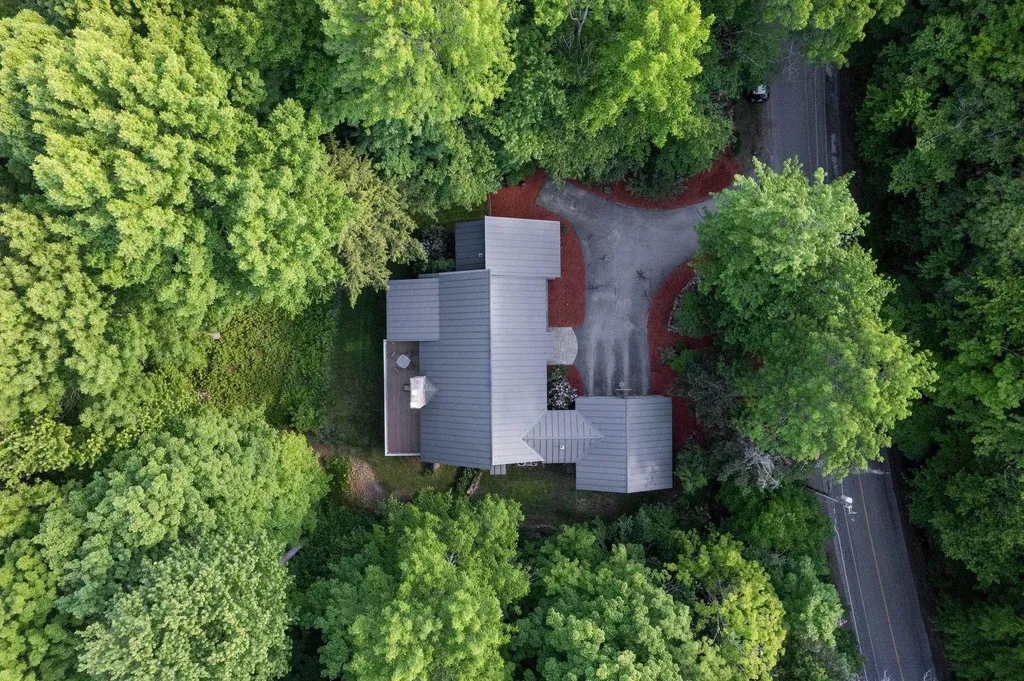 98 Greensward Drive Grantham NH 03753