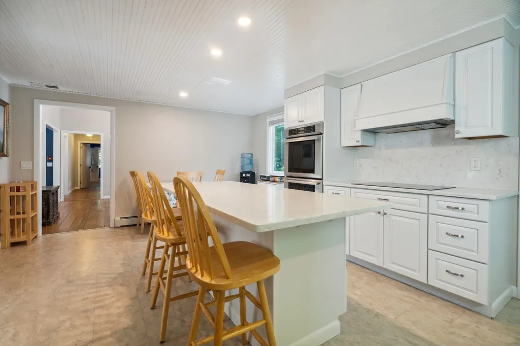 98 Greensward Drive Grantham NH 03753