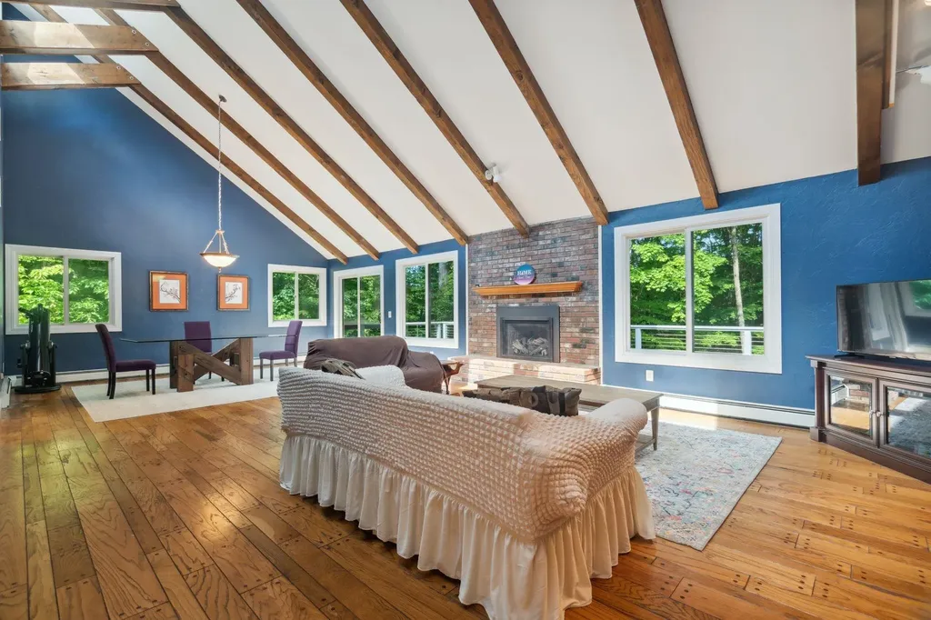 98 Greensward Drive Grantham NH 03753