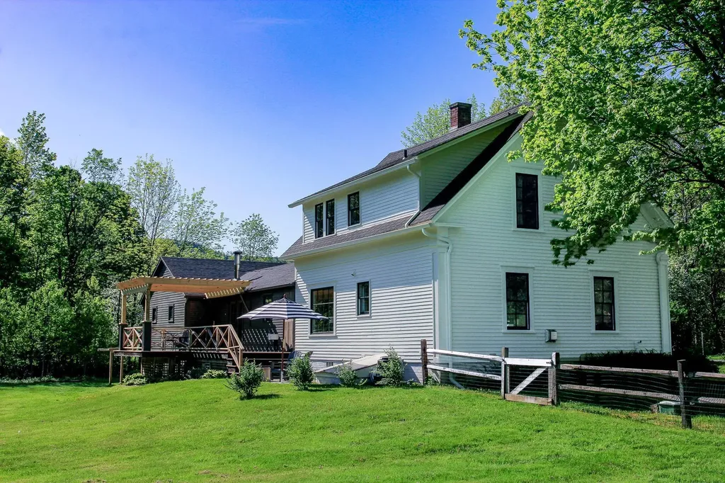 5 Brook Road Orford NH 03777