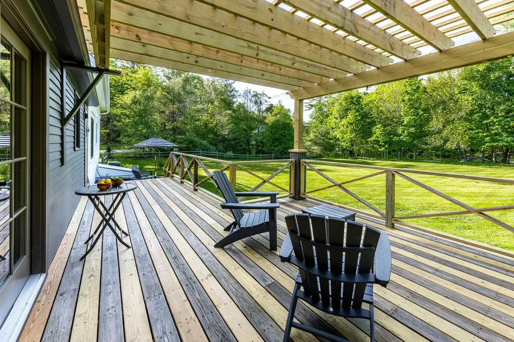 5 Brook Road Orford NH 03777
