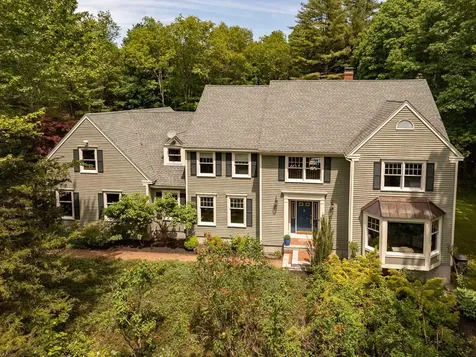 5 Victoria Drive Hampton Falls NH 03844