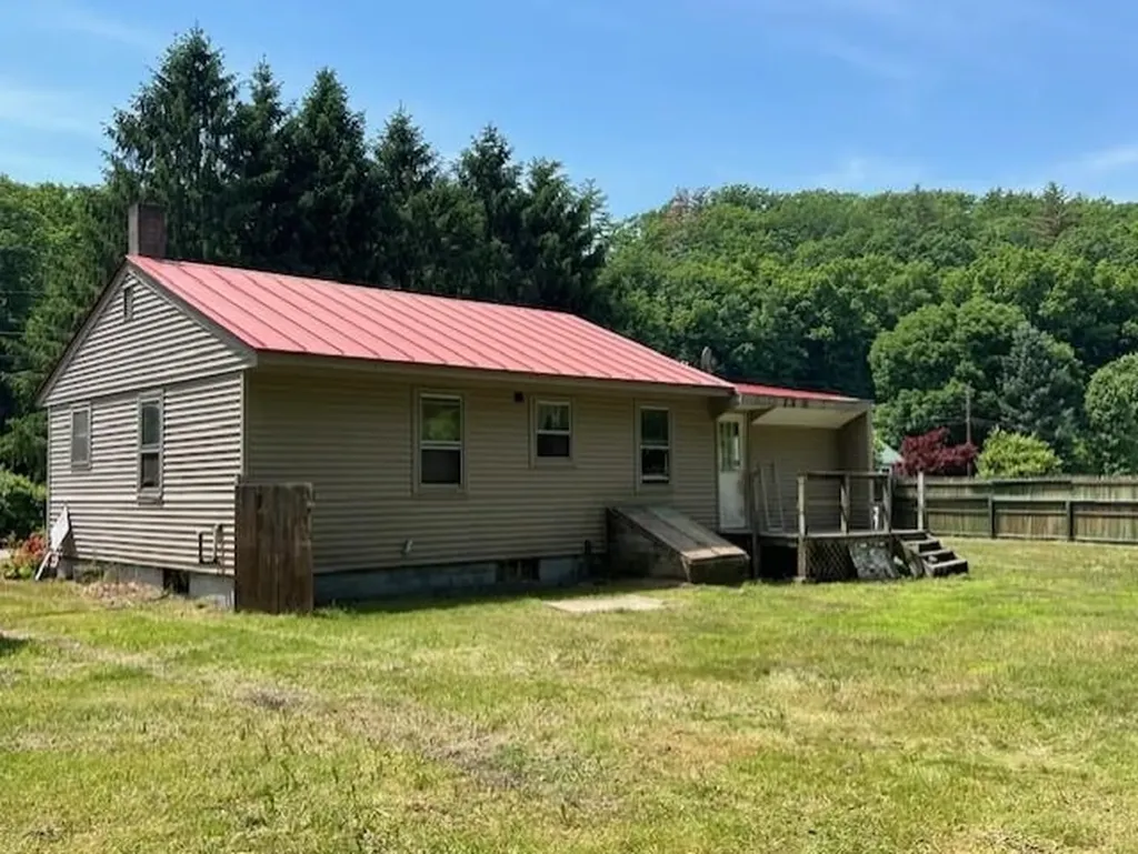 36 Woonsocket Avenue Claremont NH 03743