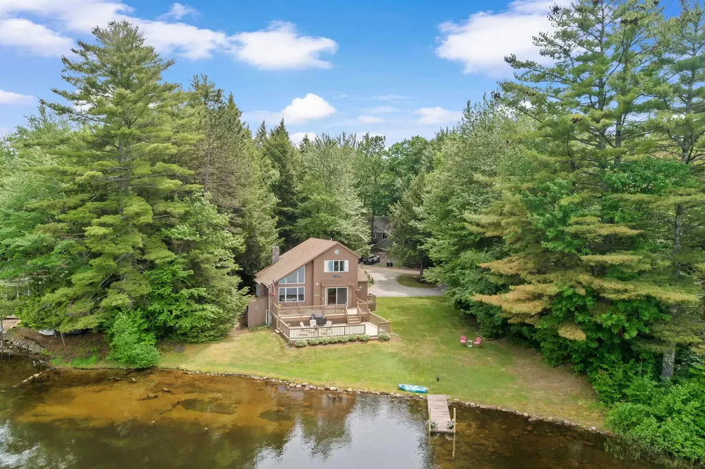 18 Auclair Road Middleton NH 03887
