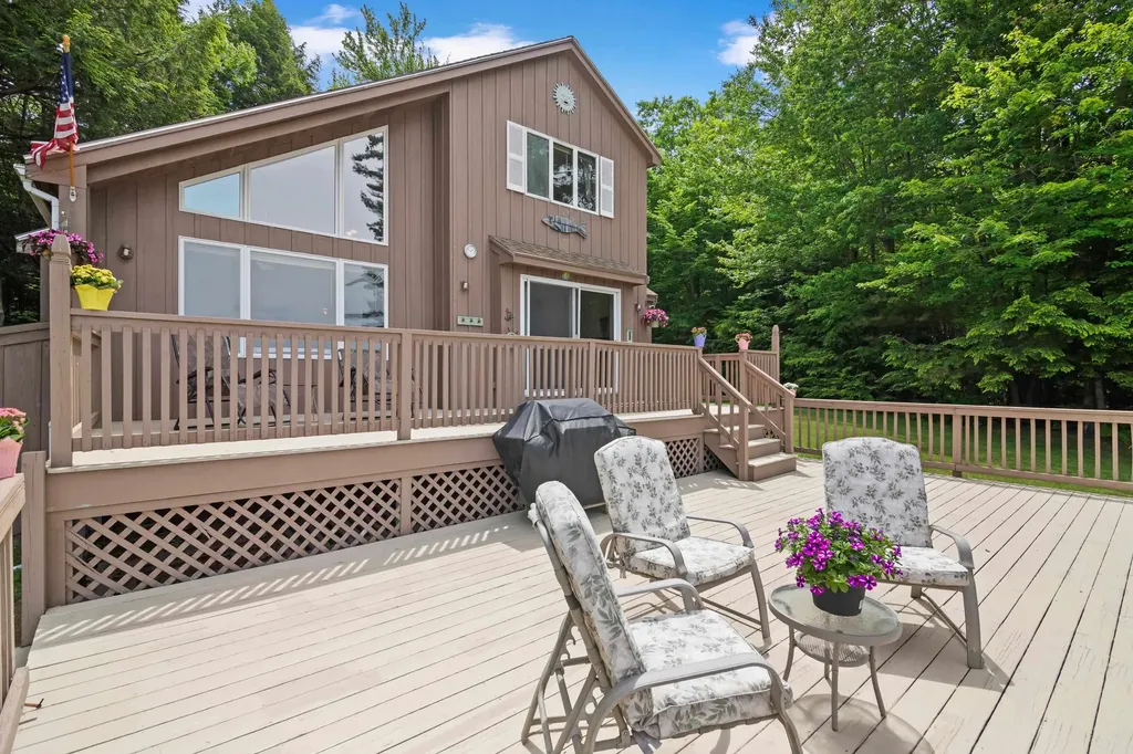 18 Auclair Road Middleton NH 03887