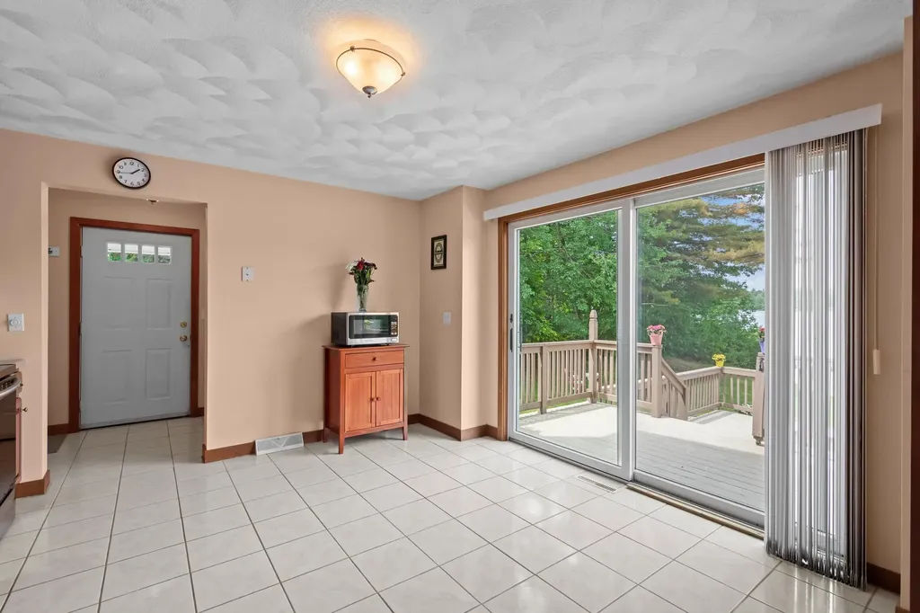 18 Auclair Road Middleton NH 03887