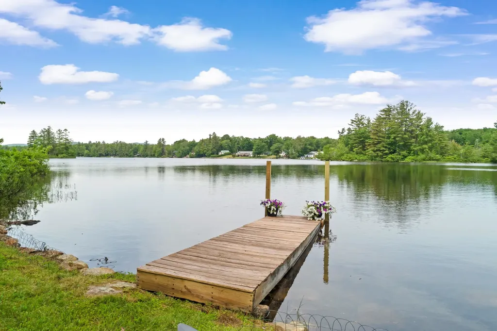 18 Auclair Road Middleton NH 03887