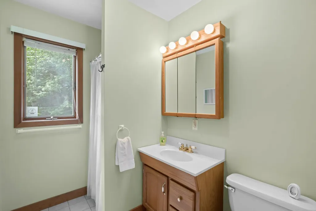 18 Auclair Road Middleton NH 03887