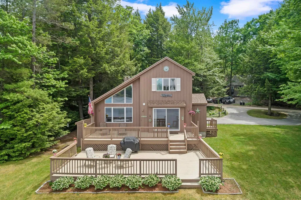18 Auclair Road Middleton NH 03887