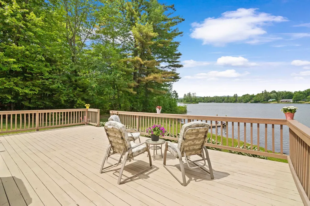 18 Auclair Road Middleton NH 03887