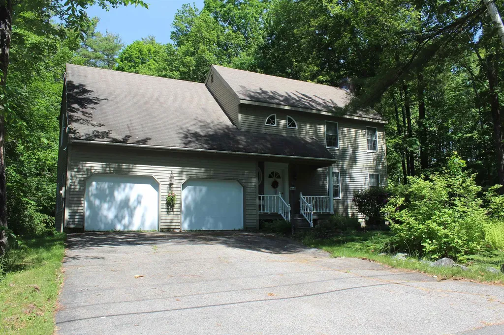 21 Port Wedeln Road Wolfeboro NH 03894