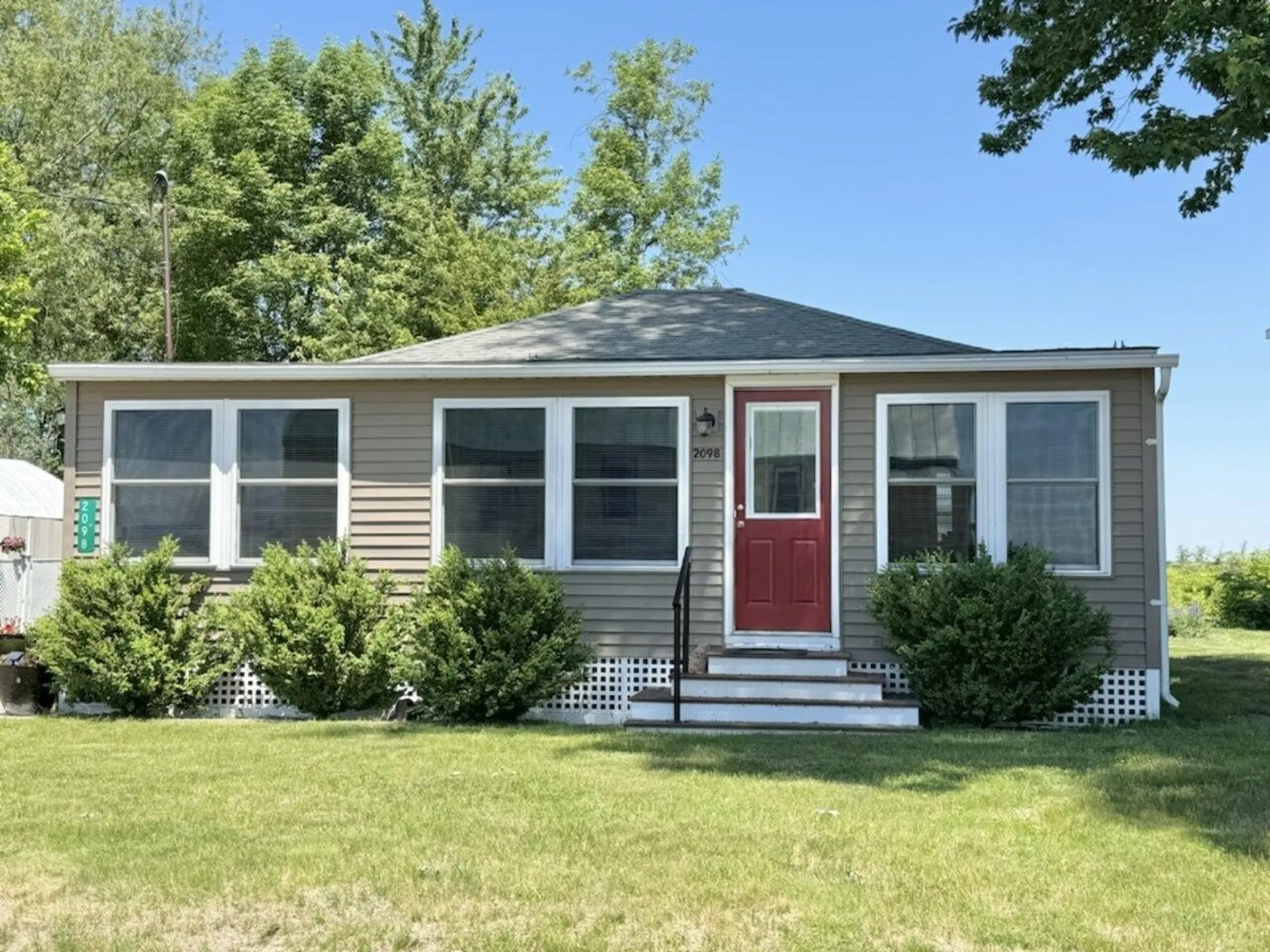 Colchester VT, 2098 Colchester Point Road