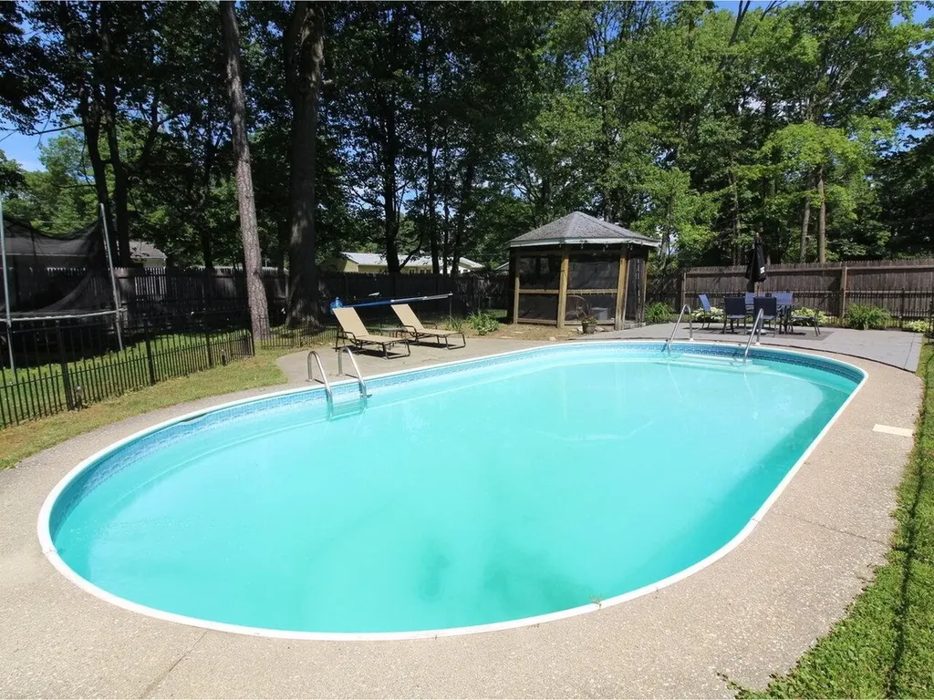 78 Robin Road Colchester VT 05446