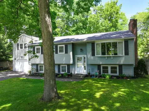 78 Robin Road Colchester VT 05446
