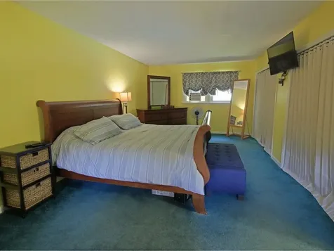 78 Robin Road Colchester VT 05446