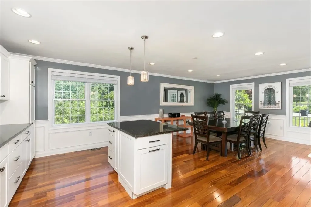 7 Mystic Court Nashua NH 03062